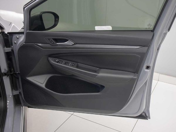 2024-Volkswagen-Golf-8-GTI-20-TSI-Auto image:21