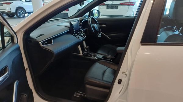 2024-Toyota-Corolla-Cross-18-XS image:7