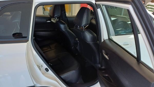 2024-Toyota-Corolla-Cross-18-XS image:8