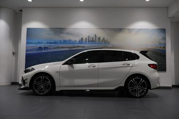 2023-BMW-1-Series-118i-M-Sport image:2