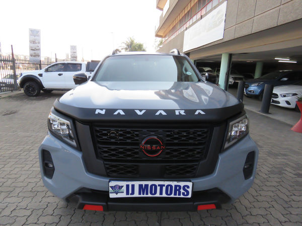 2022-Nissan-Navara-25-DDTi-PRO-2X-Auto-Double-Cab image:2