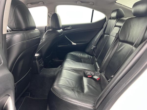 2009-Lexus-IS-250-Auto image:9