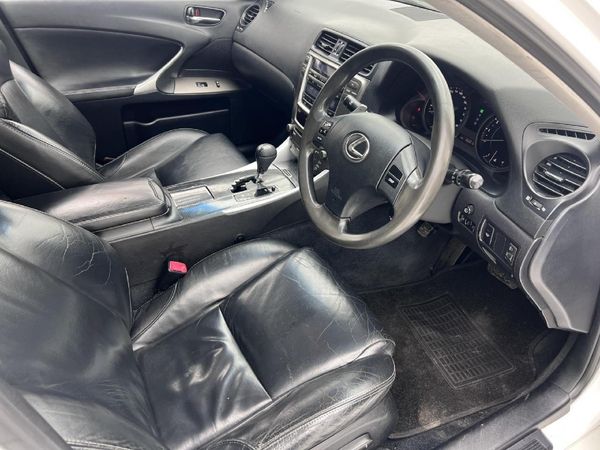 2009-Lexus-IS-250-Auto image:12