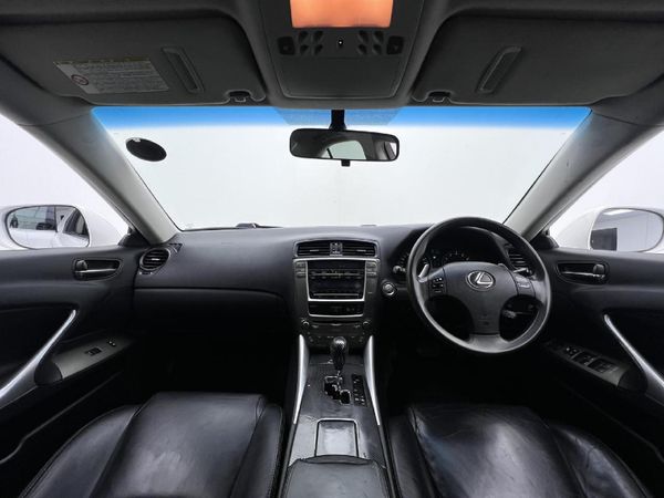 2009-Lexus-IS-250-Auto image:8