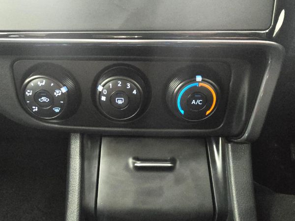 2024-Toyota-Corolla-Quest-18-Auto image:12