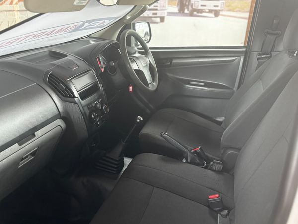 2024-Isuzu-D-Max-250C-Fleetside-Single-Cab image:5