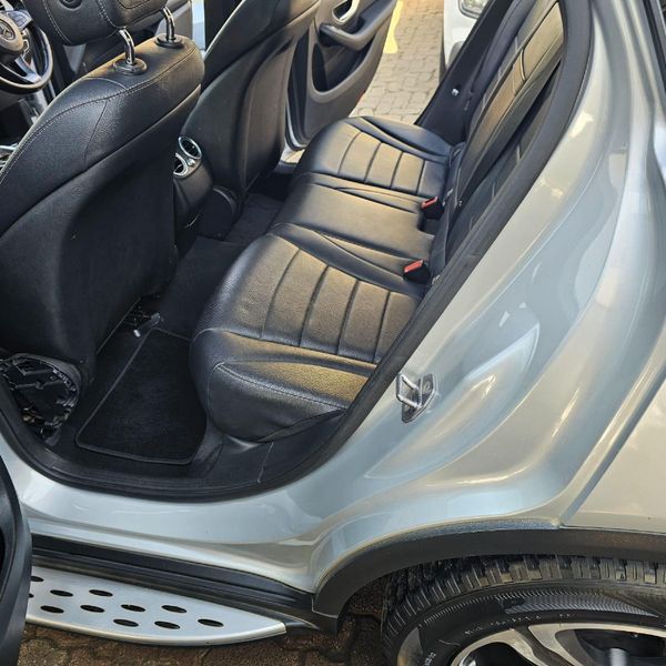 2016-Mercedes-Benz-GLC-Coupe-220d-Exclusive image:10