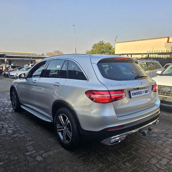2016-Mercedes-Benz-GLC-Coupe-220d-Exclusive image:17