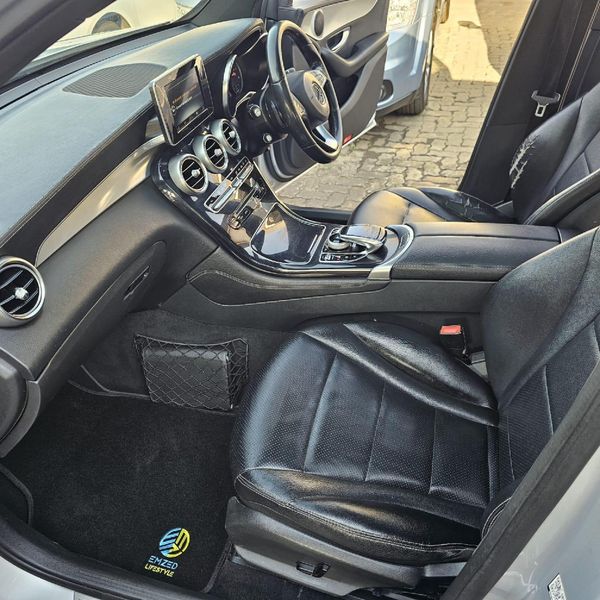 2016-Mercedes-Benz-GLC-Coupe-220d-Exclusive image:3