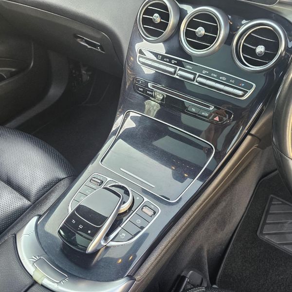 2016-Mercedes-Benz-GLC-Coupe-220d-Exclusive image:5
