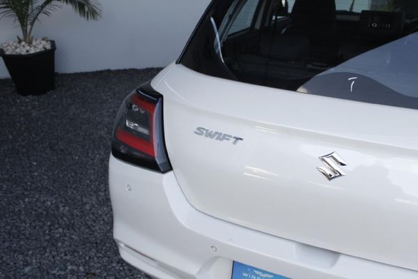 2025-Suzuki-Swift-12-GL image:9