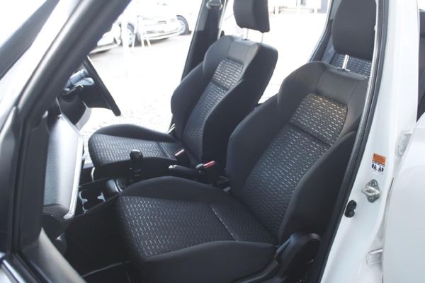 2025-Suzuki-Swift-12-GL image:13