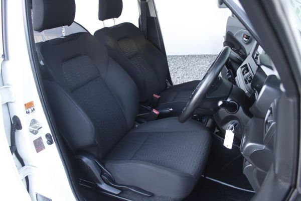 2025-Suzuki-Swift-12-GL image:15