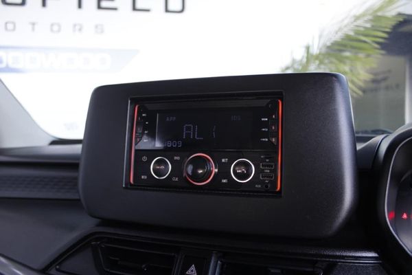 2025-Suzuki-Swift-12-GL image:16