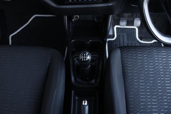 2025-Suzuki-Swift-12-GL image:18