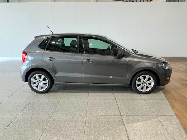 2011-Volkswagen-Polo-16-Comfortline-5-dr image:13