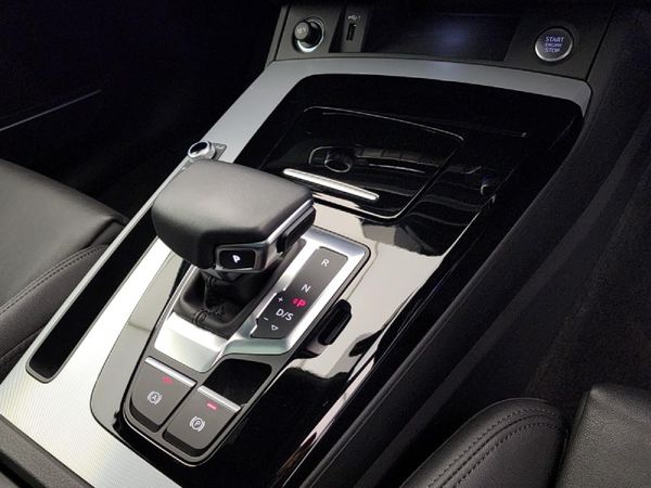 2023-Audi-Q5-Sportback-quattro-S-Line-Auto-40-TDI image:10
