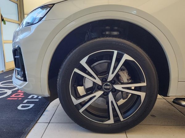 2023-Audi-Q5-Sportback-quattro-S-Line-Auto-40-TDI image:12