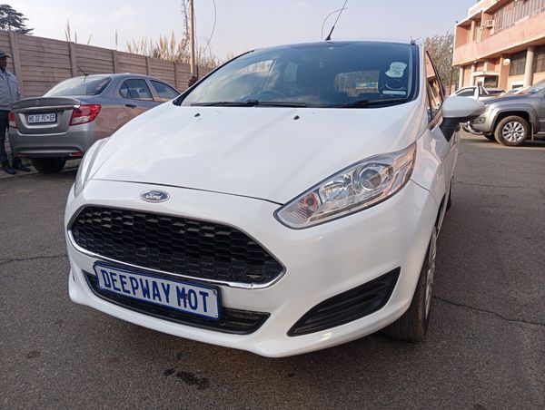 2017-Ford-Fiesta-14-Trend-5-dr image:4