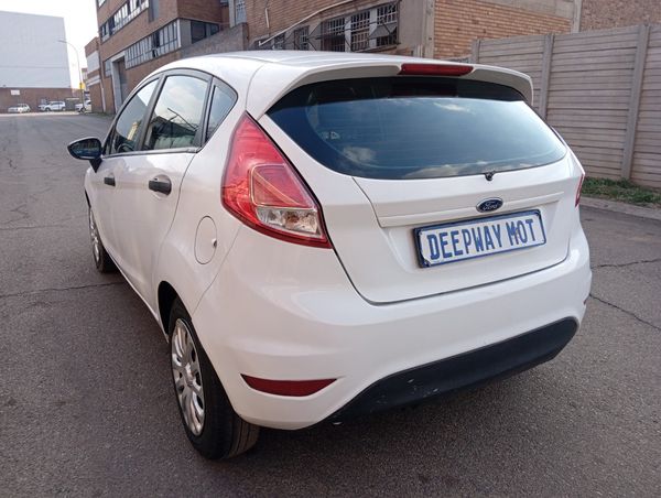 2017-Ford-Fiesta-14-Trend-5-dr image:6