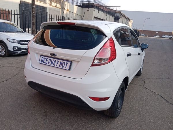 2017-Ford-Fiesta-14-Trend-5-dr image:7