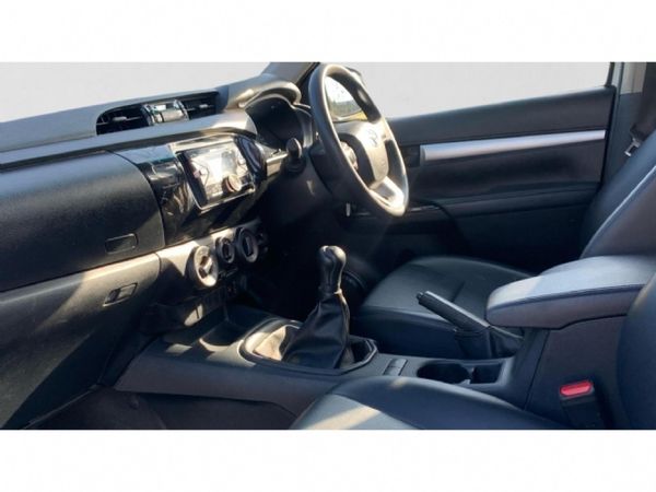 2024-Toyota-Hilux-24-GD-6-SR-4x4-Double-Cab image:11