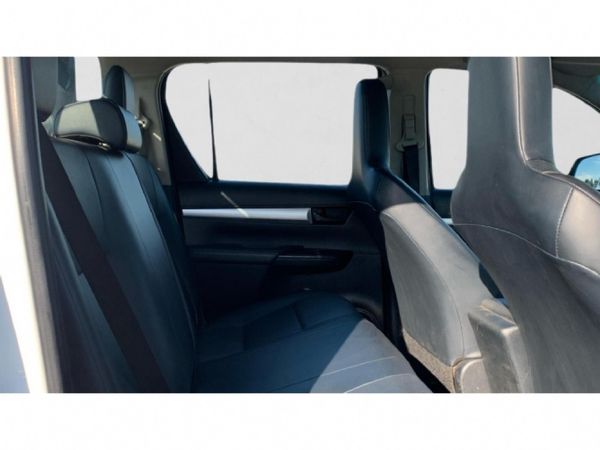2024-Toyota-Hilux-24-GD-6-SR-4x4-Double-Cab image:12