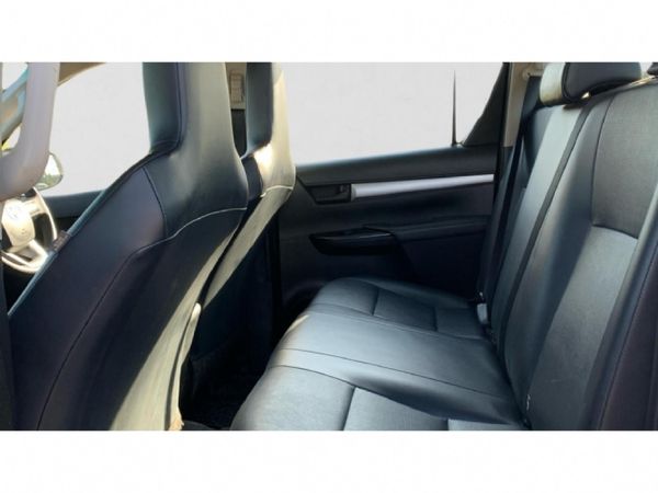 2024-Toyota-Hilux-24-GD-6-SR-4x4-Double-Cab image:13