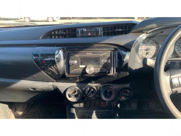 2024-Toyota-Hilux-24-GD-6-SR-4x4-Double-Cab image:16