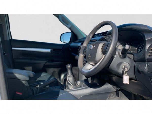 2024-Toyota-Hilux-24-GD-6-SR-4x4-Double-Cab image:19