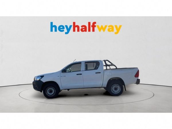 2024-Toyota-Hilux-24-GD-6-SR-4x4-Double-Cab image:21
