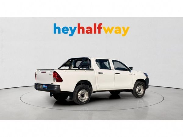 2024-Toyota-Hilux-24-GD-6-SR-4x4-Double-Cab image:6