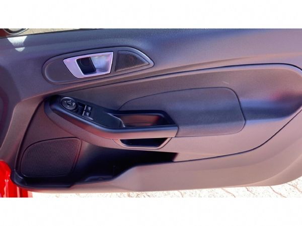 2016-Ford-Fiesta-ST-16-EcoBoost-GDTi image:9