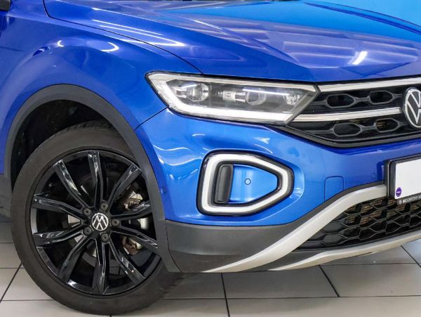 2022-Volkswagen-T-Roc-14-TSI-Design-Auto image:1