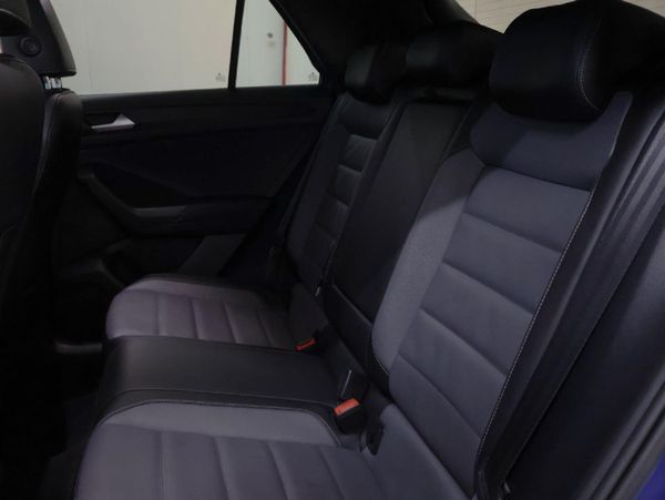 2022-Volkswagen-T-Roc-14-TSI-Design-Auto image:23
