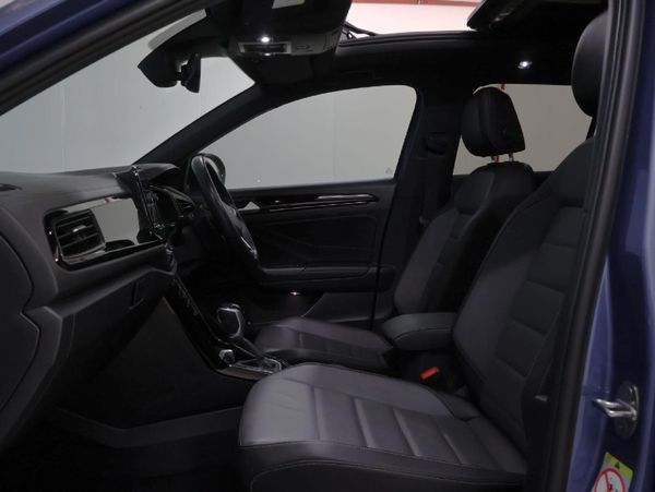 2022-Volkswagen-T-Roc-14-TSI-Design-Auto image:24