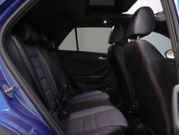 2022-Volkswagen-T-Roc-14-TSI-Design-Auto image:26