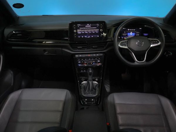 2022-Volkswagen-T-Roc-14-TSI-Design-Auto image:27