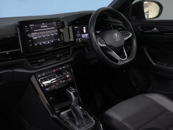 2022-Volkswagen-T-Roc-14-TSI-Design-Auto image:29