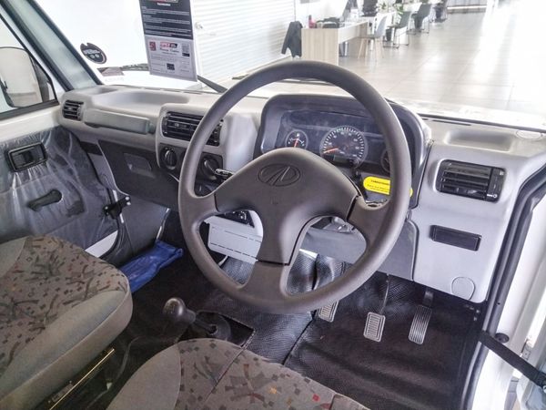 2026-Mahindra-Bolero-Maxi-Truck-25-TD-Single-Cab image:8