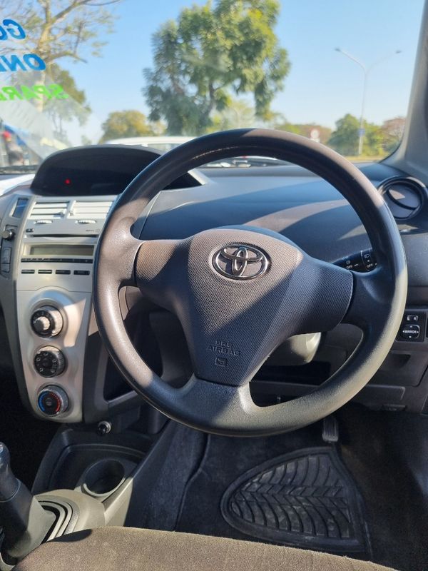 2006-Toyota-Yaris-T3-5-dr image:10
