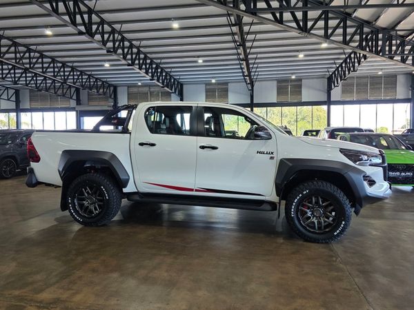 2026-Toyota-Hilux-28GD-6-GR-Sport-Double-Cab-4x4 image:1