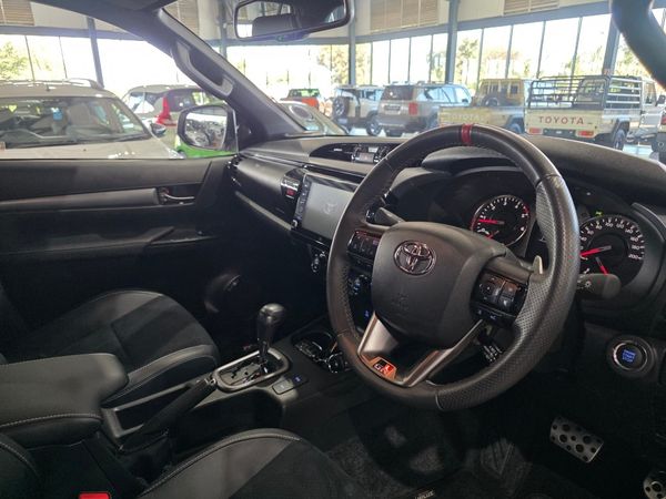 2026-Toyota-Hilux-28GD-6-GR-Sport-Double-Cab-4x4 image:7