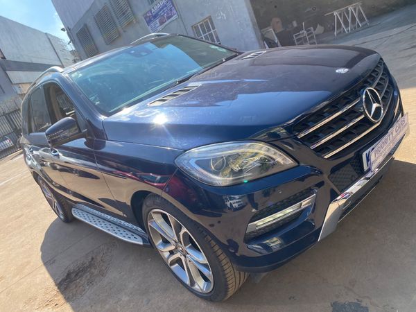 2015-Mercedes-Benz-ML-350-Bluetec image:2