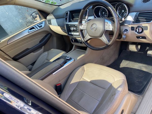 2015-Mercedes-Benz-ML-350-Bluetec image:6