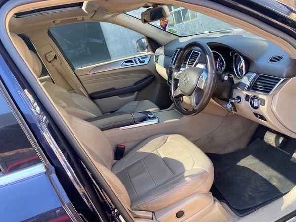 2015-Mercedes-Benz-ML-350-Bluetec image:7