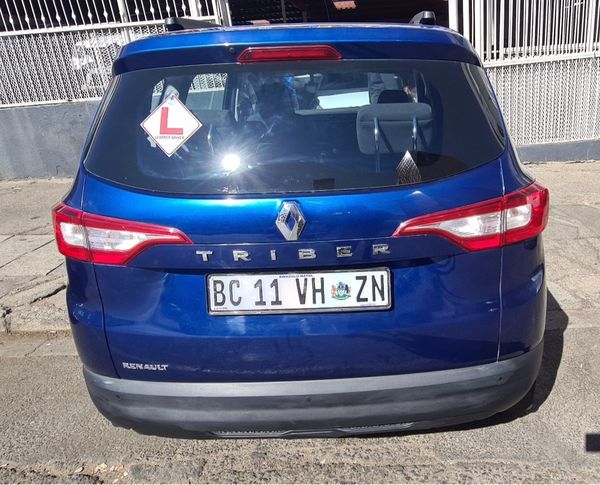 2021-Renault-Triber-10-Dynamique image:4