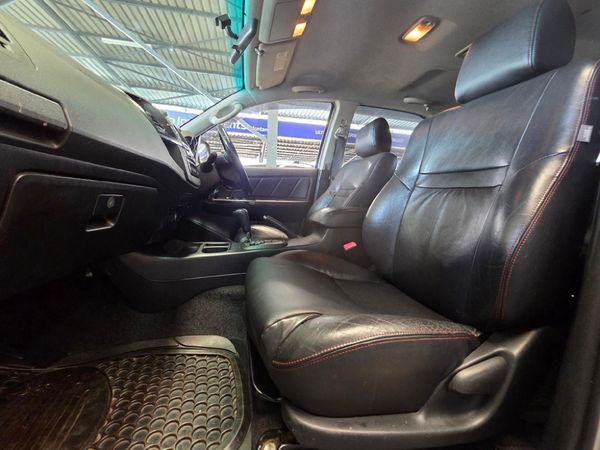 2013-Toyota-Fortuner-30-D-4D-Raised-Body-Auto image:10