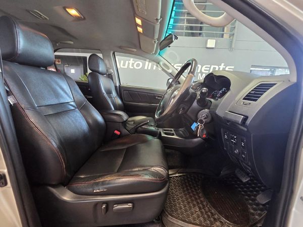 2013-Toyota-Fortuner-30-D-4D-Raised-Body-Auto image:11