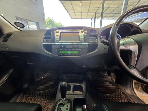 2013-Toyota-Fortuner-30-D-4D-Raised-Body-Auto image:14